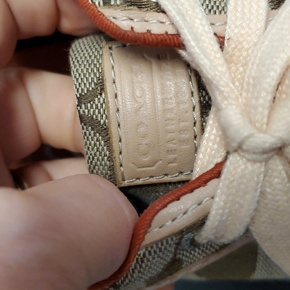 Coach shoes very good condition - Picture 6 of 8